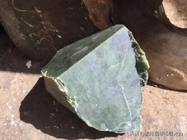 木那翡翠原石的特点图翡翠a货原石图-第2张图片-翡翠网 木那翡翠原石的特点图翡翠a货原石图-第2张图片-翡翠网