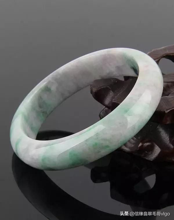 木那翡翠原石的特点图翡翠a货原石图-第6张图片-翡翠网 木那翡翠原石的特点图翡翠a货原石图-第6张图片-翡翠网