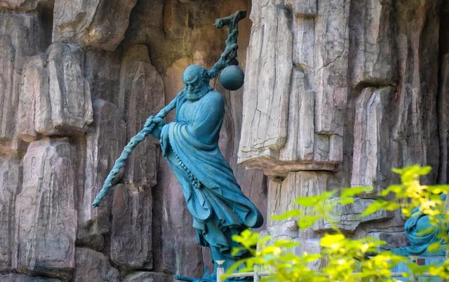 翡翠原石的行情,青绿翡翠原石值钱吗-第7张图片-翡翠网 翡翠原石的行情,青绿翡翠原石值钱吗-第7张图片-翡翠网