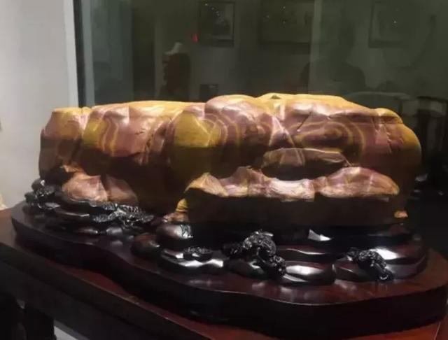 翡翠原石的行情,青绿翡翠原石值钱吗-第13张图片-翡翠网 翡翠原石的行情,青绿翡翠原石值钱吗-第13张图片-翡翠网