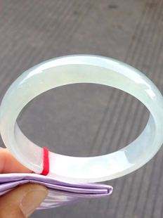 有裂纹的翡翠手镯能带么,晒晒我带了5年的翡翠手镯-第2张图片-翡翠网 有裂纹的翡翠手镯能带么,晒晒我带了5年的翡翠手镯-第2张图片-翡翠网