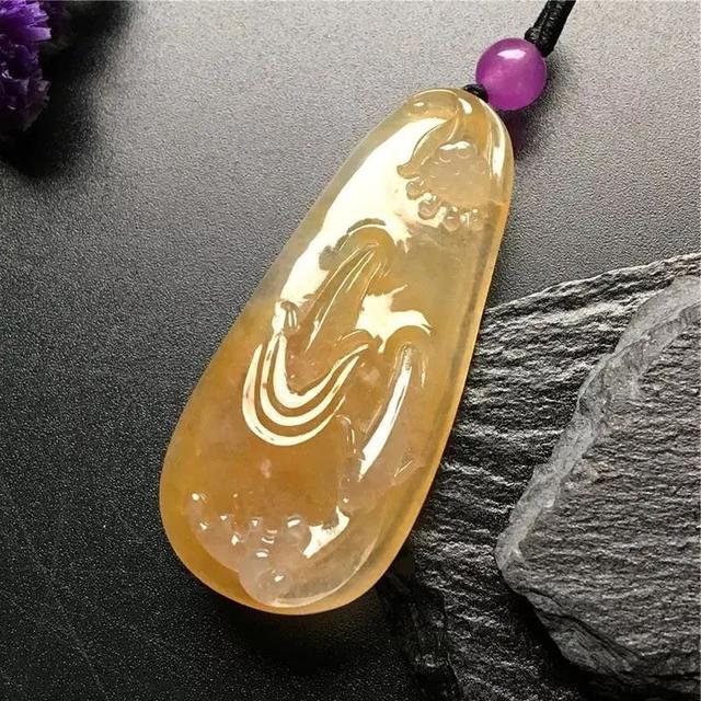 什么是冰种翡翠黄翡翡翠知识-第2张图片-翡翠网 什么是冰种翡翠黄翡翡翠知识-第2张图片-翡翠网