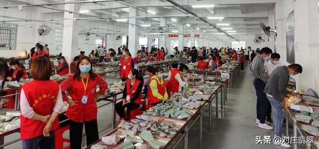 四会翡翠原石抵押广东翡翠原石批发市场-第2张图片-翡翠网 四会翡翠原石抵押广东翡翠原石批发市场-第2张图片-翡翠网