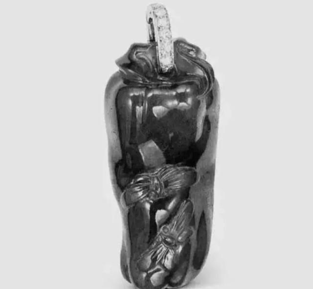 和田玉和翡翠哪个好珍珠翡翠玉石手镯-第11张图片-翡翠网 和田玉和翡翠哪个好珍珠翡翠玉石手镯-第11张图片-翡翠网