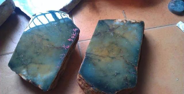 翡翠原石石皮帕敢翡翠原石手镯视频-第1张图片-翡翠网 翡翠原石石皮帕敢翡翠原石手镯视频-第1张图片-翡翠网