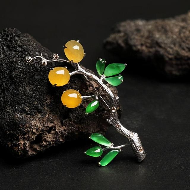 关于翡翠手镯有点干怎么回事的信息-第5张图片-翡翠网 关于翡翠手镯有点干怎么回事的信息-第5张图片-翡翠网