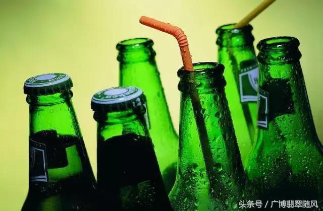 直播中的翡翠原石能买吗,翡翠原石能做杯子吗-第4张图片-翡翠网 直播中的翡翠原石能买吗,翡翠原石能做杯子吗-第4张图片-翡翠网