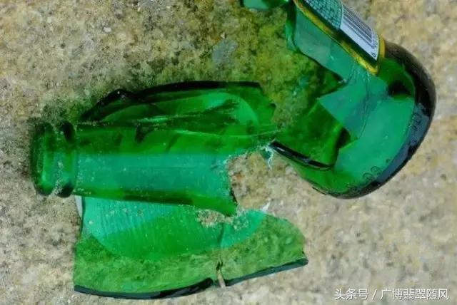 直播中的翡翠原石能买吗,翡翠原石能做杯子吗-第5张图片-翡翠网 直播中的翡翠原石能买吗,翡翠原石能做杯子吗-第5张图片-翡翠网