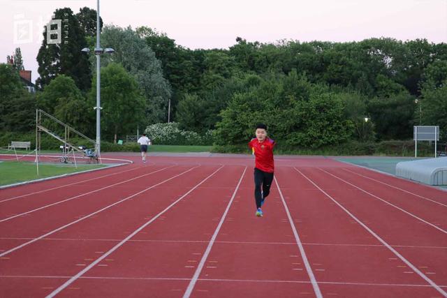 高一体育生飞机抖音,抖音里的飞机特效哪来的-第7张图片-翡翠网 高一体育生飞机抖音,抖音里的飞机特效哪来的-第7张图片-翡翠网