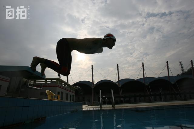 高一体育生飞机抖音,抖音里的飞机特效哪来的-第8张图片-翡翠网 高一体育生飞机抖音,抖音里的飞机特效哪来的-第8张图片-翡翠网