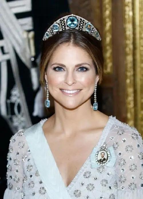 翡翠原石哪里买莫小西翡翠原石-第13张图片-翡翠网 翡翠原石哪里买莫小西翡翠原石-第13张图片-翡翠网