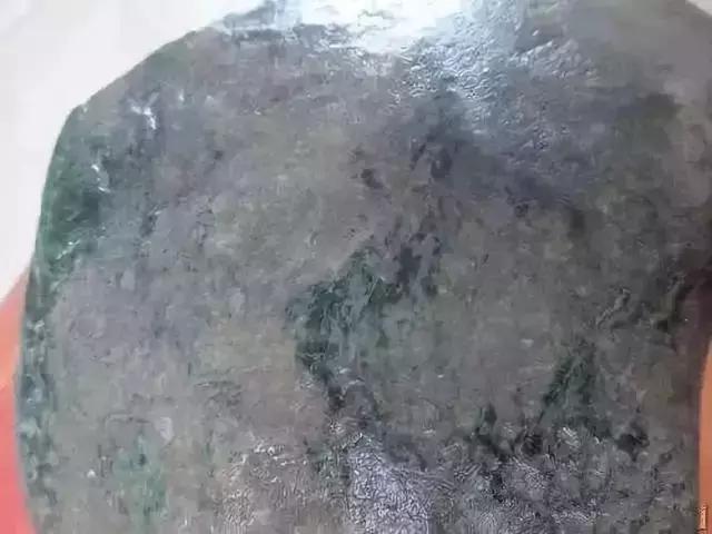 大熊翡翠老板大熊原石翡翠视频-第13张图片-翡翠网 大熊翡翠老板大熊原石翡翠视频-第13张图片-翡翠网