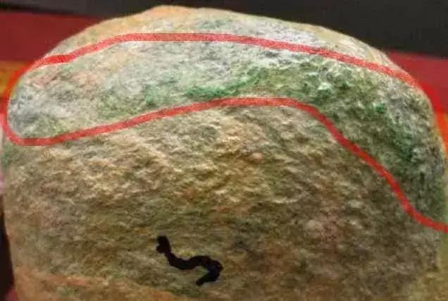 大熊翡翠老板大熊原石翡翠视频-第14张图片-翡翠网 大熊翡翠老板大熊原石翡翠视频-第14张图片-翡翠网