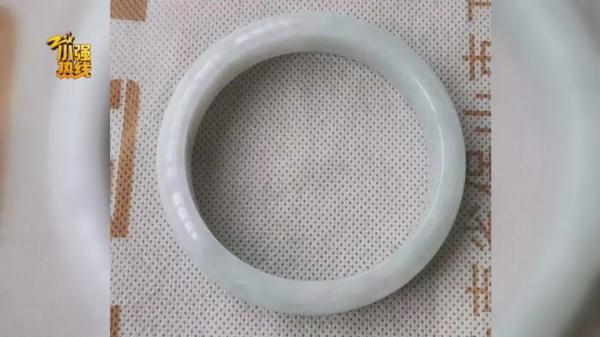 一千五的翡翠手镯能值多少钱的简单介绍-第2张图片-翡翠网 一千五的翡翠手镯能值多少钱的简单介绍-第2张图片-翡翠网