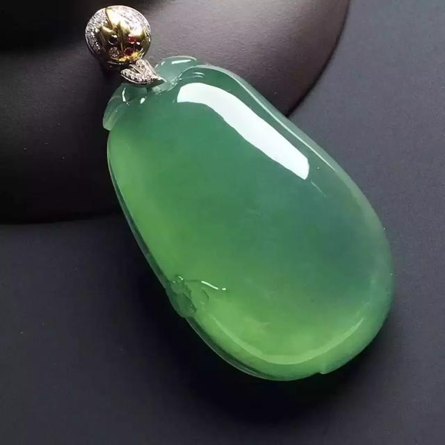 干青种翡翠价格怎么样釉青翡翠价格-第10张图片-翡翠网 干青种翡翠价格怎么样釉青翡翠价格-第10张图片-翡翠网