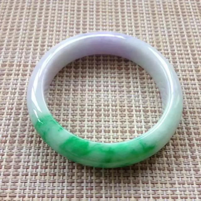 干青种翡翠价格怎么样釉青翡翠价格-第12张图片-翡翠网 干青种翡翠价格怎么样釉青翡翠价格-第12张图片-翡翠网