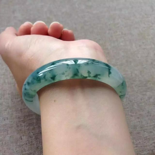 干青种翡翠价格怎么样釉青翡翠价格-第18张图片-翡翠网 干青种翡翠价格怎么样釉青翡翠价格-第18张图片-翡翠网