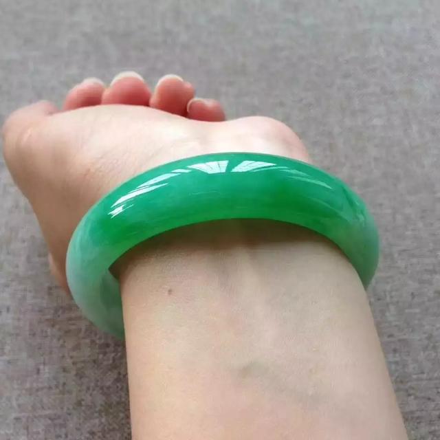 干青种翡翠价格怎么样釉青翡翠价格-第19张图片-翡翠网 干青种翡翠价格怎么样釉青翡翠价格-第19张图片-翡翠网