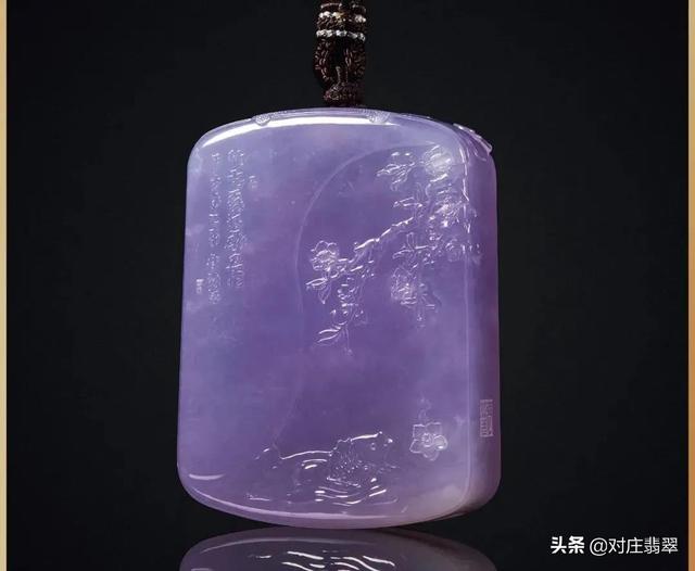 翡翠手镯有问满绿翡翠手镯带纹价值-第7张图片-翡翠网 翡翠手镯有问满绿翡翠手镯带纹价值-第7张图片-翡翠网