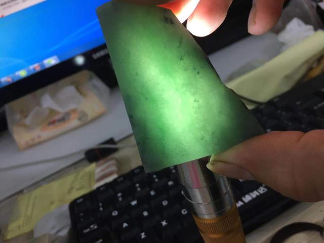 海口市翡翠原石翡翠原石技巧-第5张图片-翡翠网 海口市翡翠原石翡翠原石技巧-第5张图片-翡翠网