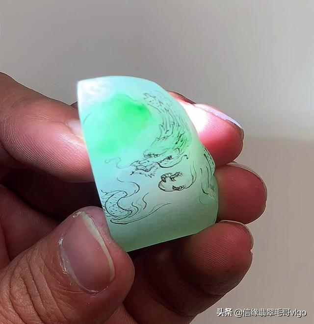 清中期翡翠浮雕龙牌拍卖价格的简单介绍-第4张图片-翡翠网 清中期翡翠浮雕龙牌拍卖价格的简单介绍-第4张图片-翡翠网