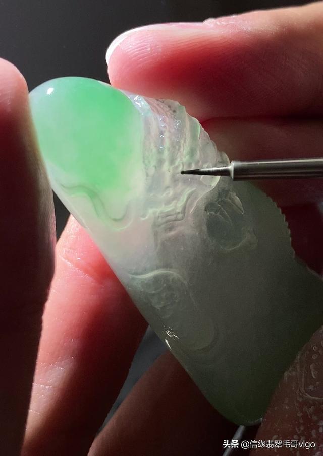 清中期翡翠浮雕龙牌拍卖价格的简单介绍-第6张图片-翡翠网 清中期翡翠浮雕龙牌拍卖价格的简单介绍-第6张图片-翡翠网