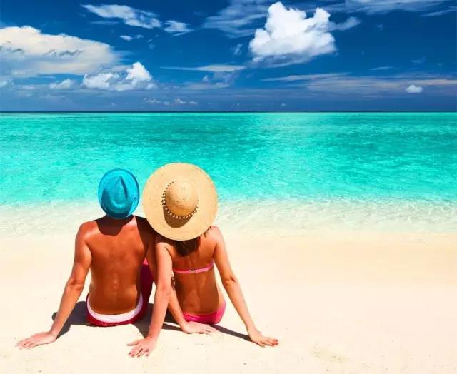 糯种翡翠手镯多少钱,洗澡需要把翡翠手镯拿下来吗-第8张图片-翡翠网 糯种翡翠手镯多少钱,洗澡需要把翡翠手镯拿下来吗-第8张图片-翡翠网