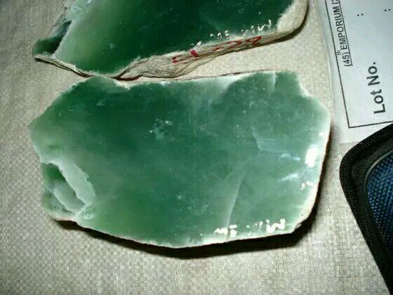 翡翠藓的图解,翡翠原石癣蟒松花专业知识讲解-第8张图片-翡翠网 翡翠藓的图解,翡翠原石癣蟒松花专业知识讲解-第8张图片-翡翠网