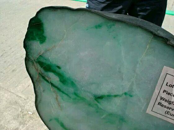 翡翠藓的图解,翡翠原石癣蟒松花专业知识讲解-第12张图片-翡翠网 翡翠藓的图解,翡翠原石癣蟒松花专业知识讲解-第12张图片-翡翠网