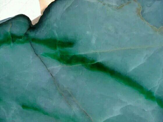 翡翠藓的图解,翡翠原石癣蟒松花专业知识讲解-第14张图片-翡翠网 翡翠藓的图解,翡翠原石癣蟒松花专业知识讲解-第14张图片-翡翠网