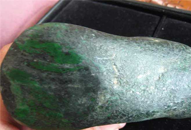 关于天津翡翠原石在哪批发的信息-第1张图片-翡翠网 关于天津翡翠原石在哪批发的信息-第1张图片-翡翠网