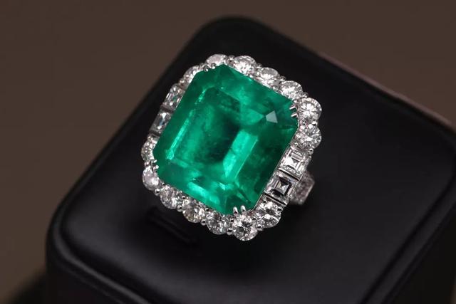 张铁军玉如意张铁军翡翠手镯价格-第18张图片-翡翠网 张铁军玉如意张铁军翡翠手镯价格-第18张图片-翡翠网