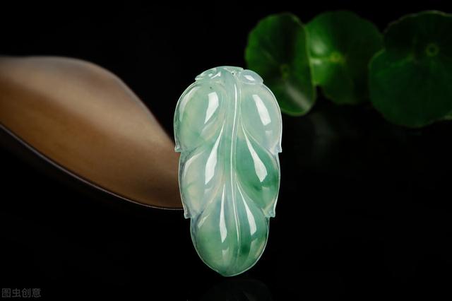 翡翠的专业知识是什麽翡翠基本常识-第2张图片-翡翠网 翡翠的专业知识是什麽翡翠基本常识-第2张图片-翡翠网