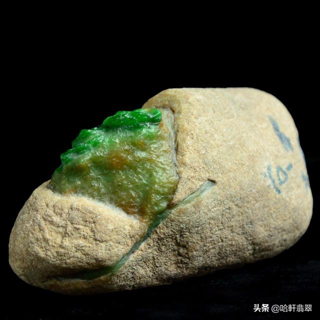 翡翠原石传说中的一线天,翡翠的原石在哪里-第2张图片-翡翠网 翡翠原石传说中的一线天,翡翠的原石在哪里-第2张图片-翡翠网