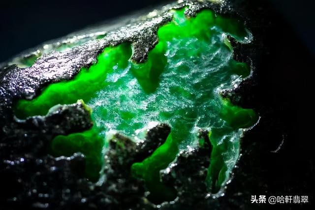 翡翠原石传说中的一线天,翡翠的原石在哪里-第7张图片-翡翠网 翡翠原石传说中的一线天,翡翠的原石在哪里-第7张图片-翡翠网