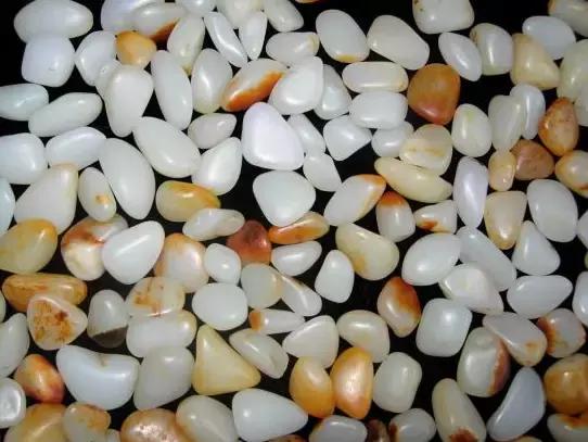 天山翡翠原石图片大全,好的翡翠原石-第3张图片-翡翠网 天山翡翠原石图片大全,好的翡翠原石-第3张图片-翡翠网