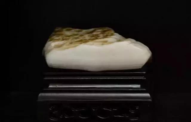 天山翡翠原石图片大全,好的翡翠原石-第14张图片-翡翠网 天山翡翠原石图片大全,好的翡翠原石-第14张图片-翡翠网