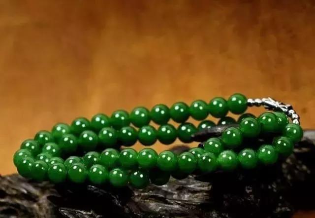 天山翡翠原石图片大全,好的翡翠原石-第21张图片-翡翠网 天山翡翠原石图片大全,好的翡翠原石-第21张图片-翡翠网