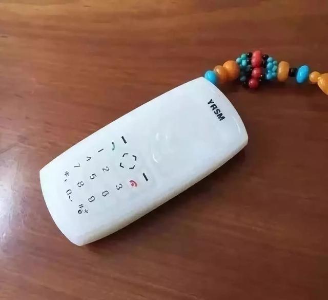 卧室放原石好吗,翡翠原石放家中好吗-第10张图片-翡翠网 卧室放原石好吗,翡翠原石放家中好吗-第10张图片-翡翠网