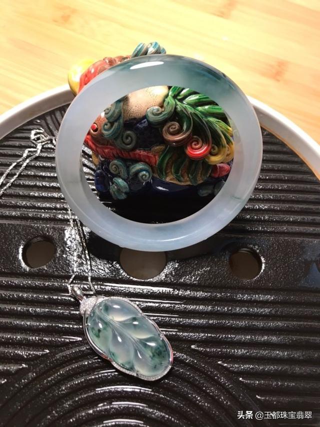 翡翠叶子知识,翡翠叶子图片-第4张图片-翡翠网 翡翠叶子知识,翡翠叶子图片-第4张图片-翡翠网