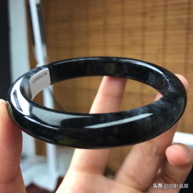 翡翠墨翠戒指价格表,真正的冰种翡翠-第7张图片-翡翠网 翡翠墨翠戒指价格表,真正的冰种翡翠-第7张图片-翡翠网