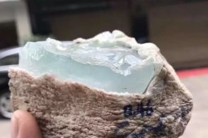 翡翠原石哪里卖中国产翡翠原石的地方-第1张图片-翡翠网 翡翠原石哪里卖中国产翡翠原石的地方-第1张图片-翡翠网