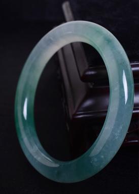 销售翡翠的专业知识,**翡翠知识分享-第7张图片-翡翠网 销售翡翠的专业知识,**翡翠知识分享-第7张图片-翡翠网