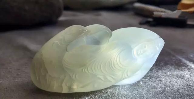 翡翠原石满绿小料翡翠玉米原石小把件-第6张图片-翡翠网 翡翠原石满绿小料翡翠玉米原石小把件-第6张图片-翡翠网