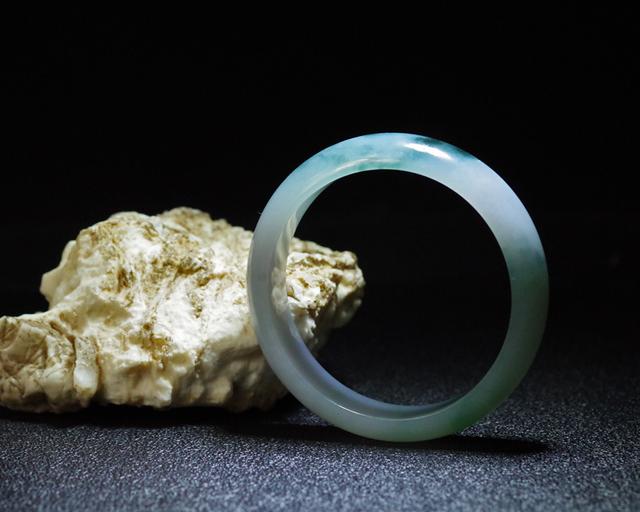 上海翡翠原石加工的简单介绍-第1张图片-翡翠网 上海翡翠原石加工的简单介绍-第1张图片-翡翠网