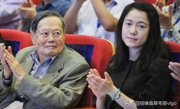 佩戴玉手镯的好处,结婚可以带翡翠手镯吗-第7张图片-翡翠网 佩戴玉手镯的好处,结婚可以带翡翠手镯吗-第7张图片-翡翠网