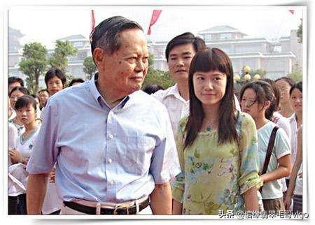 佩戴玉手镯的好处,结婚可以带翡翠手镯吗-第8张图片-翡翠网 佩戴玉手镯的好处,结婚可以带翡翠手镯吗-第8张图片-翡翠网