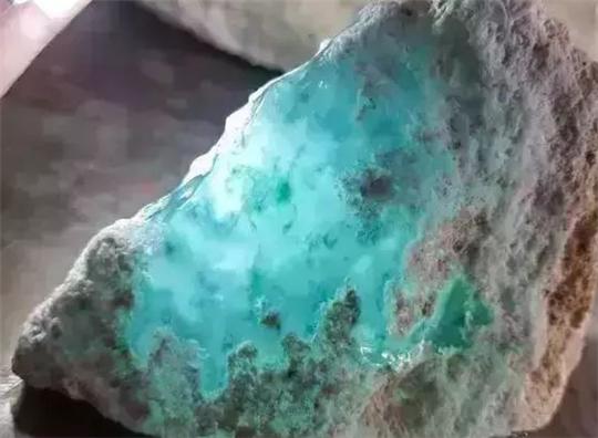 果冻翡翠价格,起胶果冻翡翠和冰种-第1张图片-翡翠网 果冻翡翠价格,起胶果冻翡翠和冰种-第1张图片-翡翠网