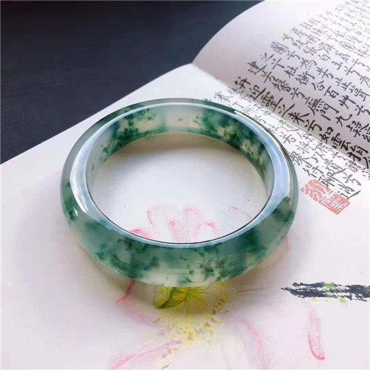 果冻翡翠价格,起胶果冻翡翠和冰种-第4张图片-翡翠网 果冻翡翠价格,起胶果冻翡翠和冰种-第4张图片-翡翠网