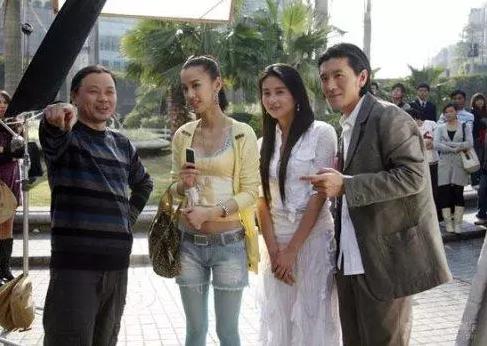 春晚女嘉宾翡翠项链林心如春晚翡翠知识-第3张图片-翡翠网 春晚女嘉宾翡翠项链林心如春晚翡翠知识-第3张图片-翡翠网